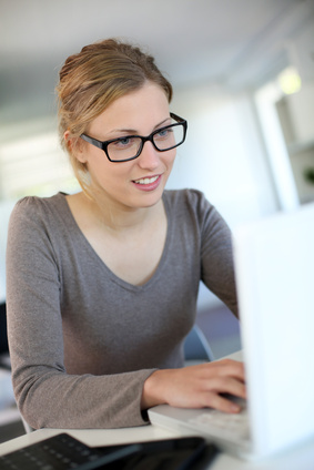 Responsabile del personale che consulta il software Essebi